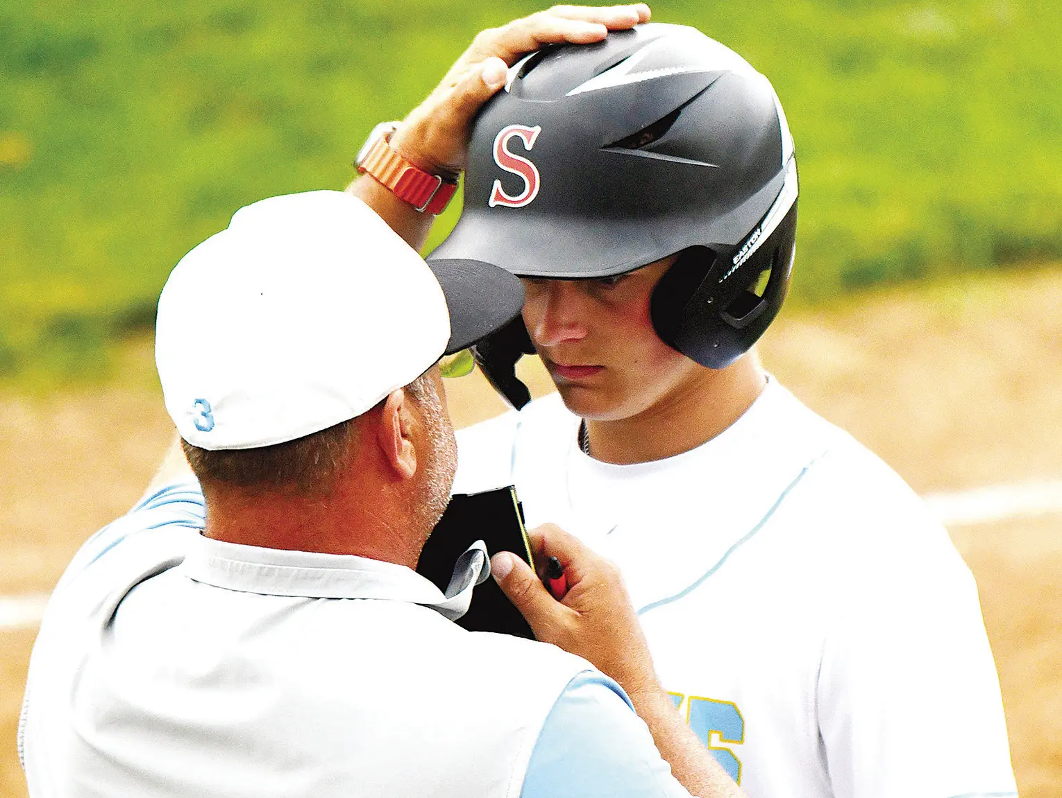 L-S baseball stays in first place after come-from-behind win over