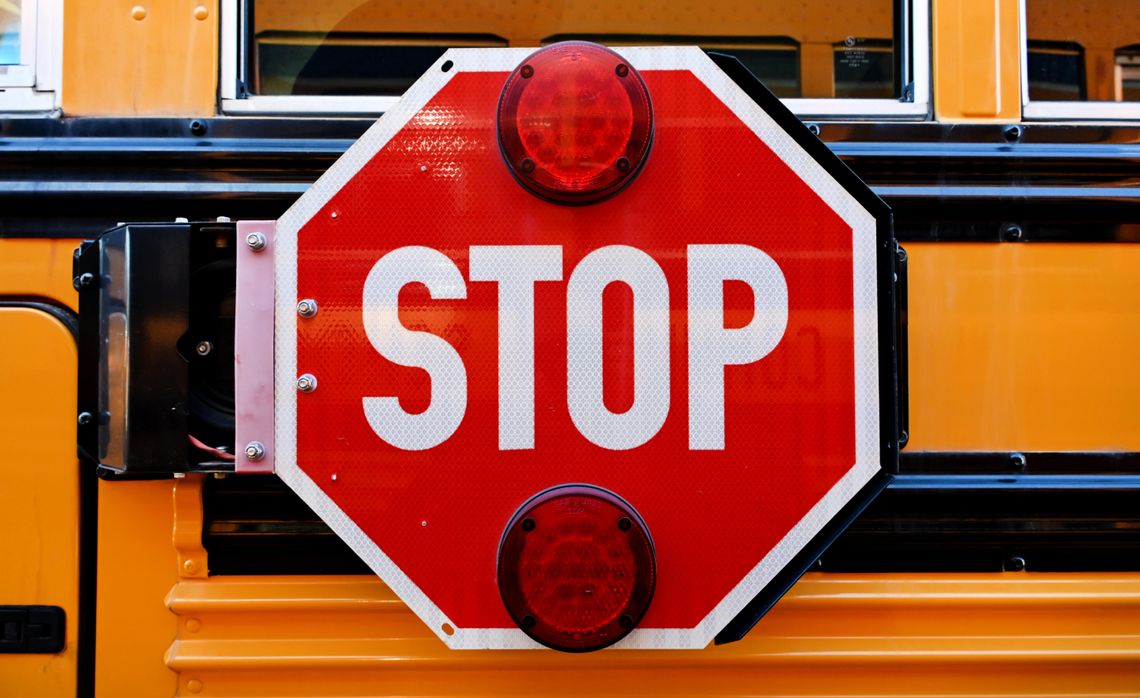 county-attorney-reminds-drivers-it-is-illegal-to-pass-stopped-school-buses